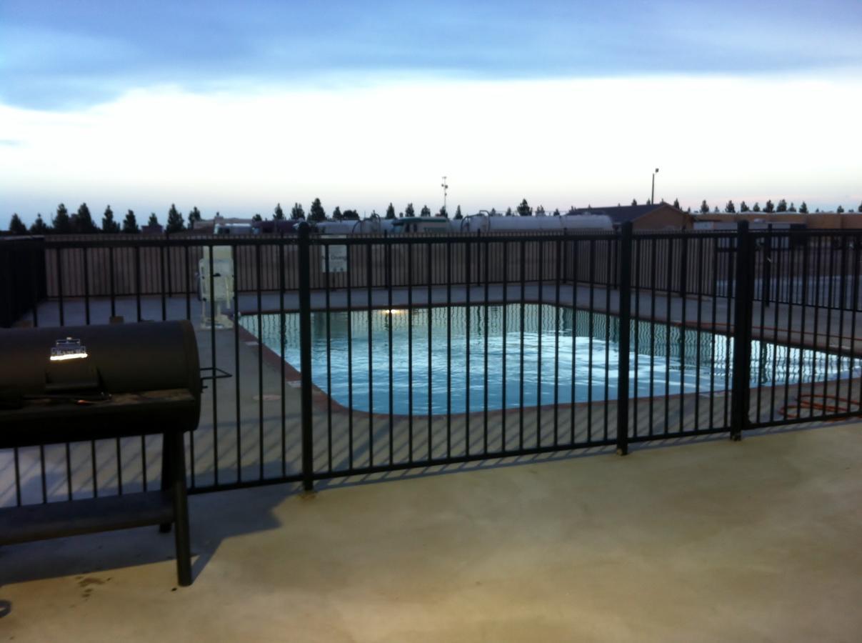 Southern Inn And Suites 克米特 外观 照片
